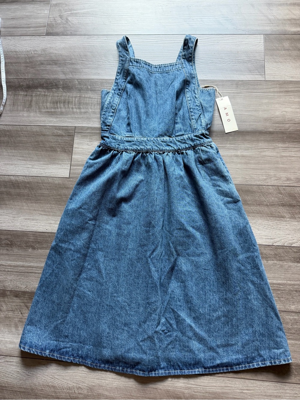 AMO Denim Apron Dress in Thrive S - Picture 4 of 10